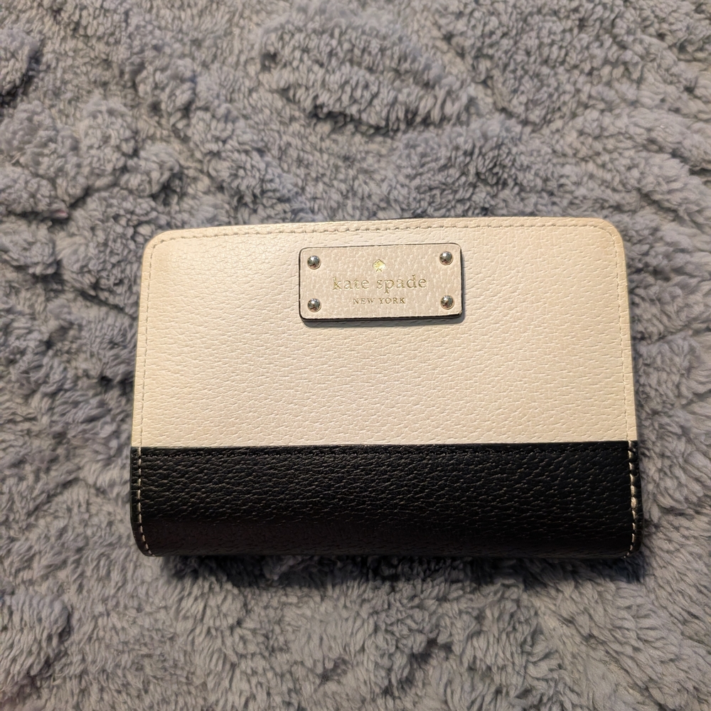 Kate Spade Black and Cream Wallet
